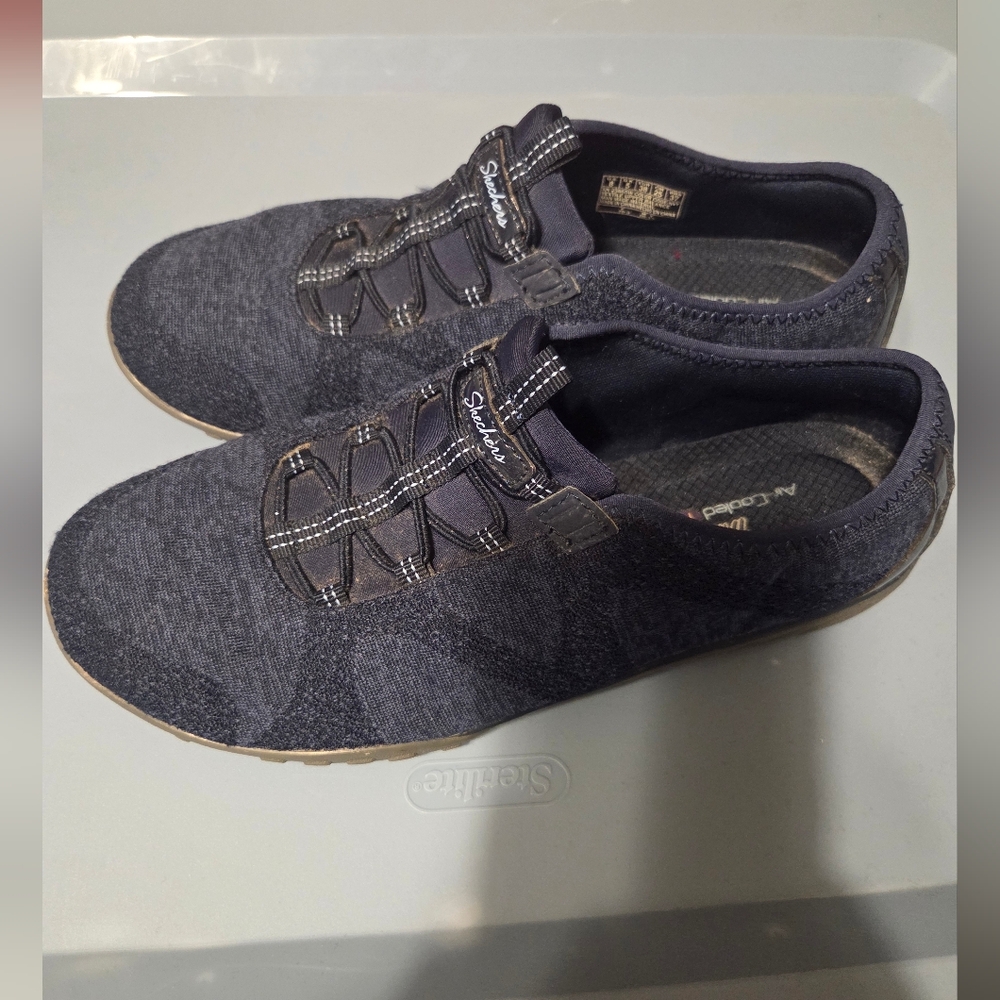 Skechers Woen's Dark Blue Slip-On Sneakers